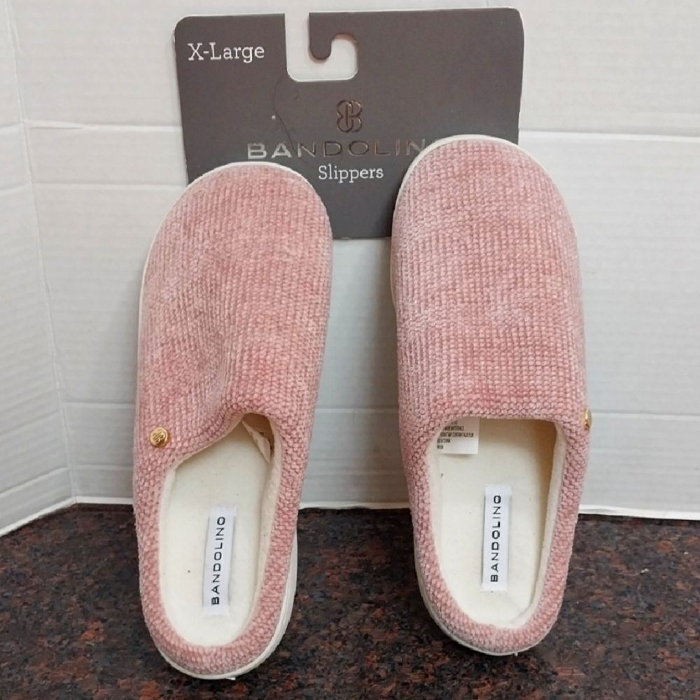 Bandolino Soft Pink Slippers..Size 9.5...NEW